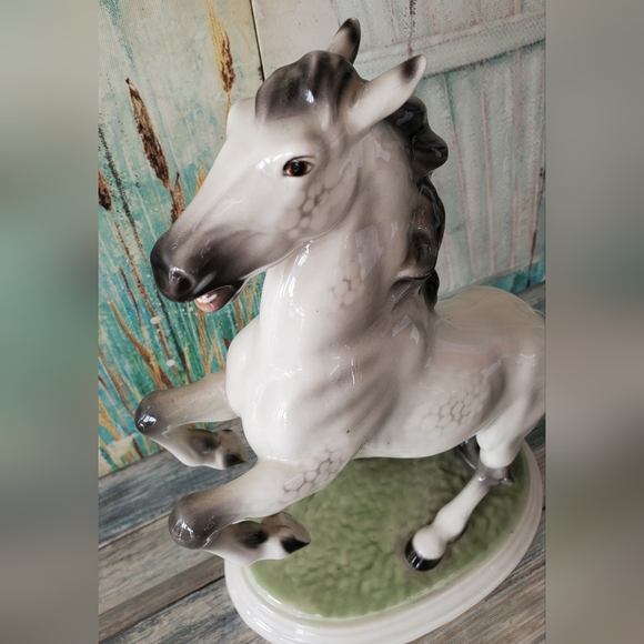 ***SOLD***Antique Keramos Porcelain Figurine Vienna Stallion Figurine - Picture 5 of 11
